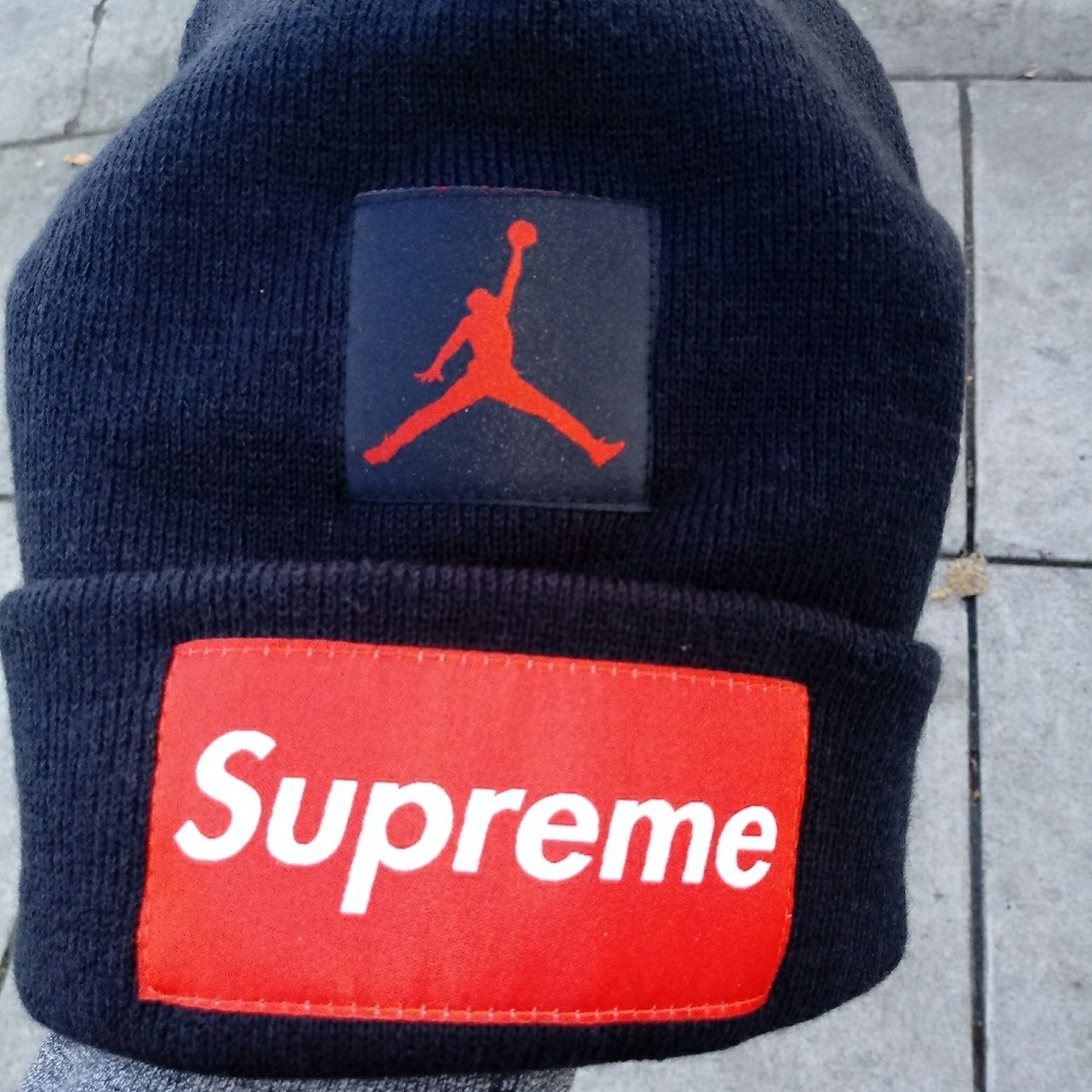 Beanie - Picture 3 of 4